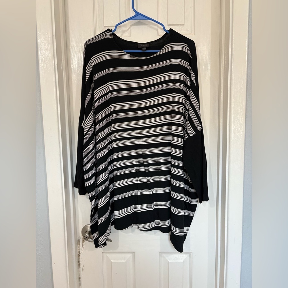 LuLaRoe Black and Gray Oversized Tunic